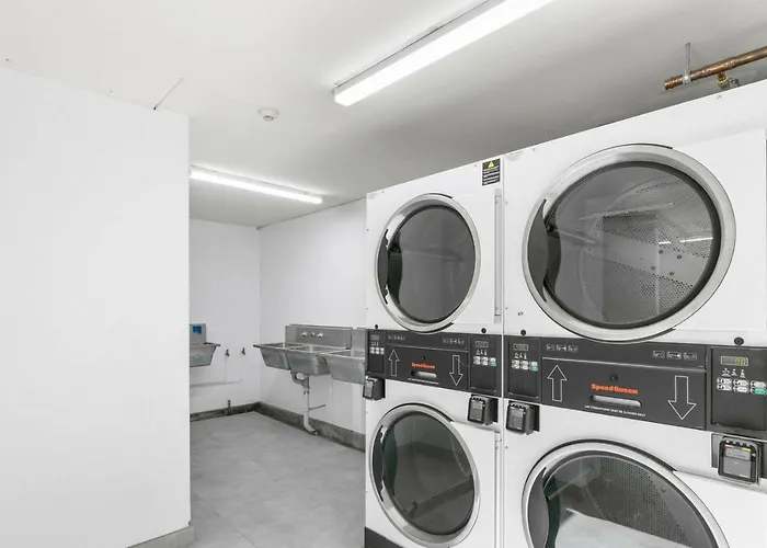Studio Apartment In East Perth